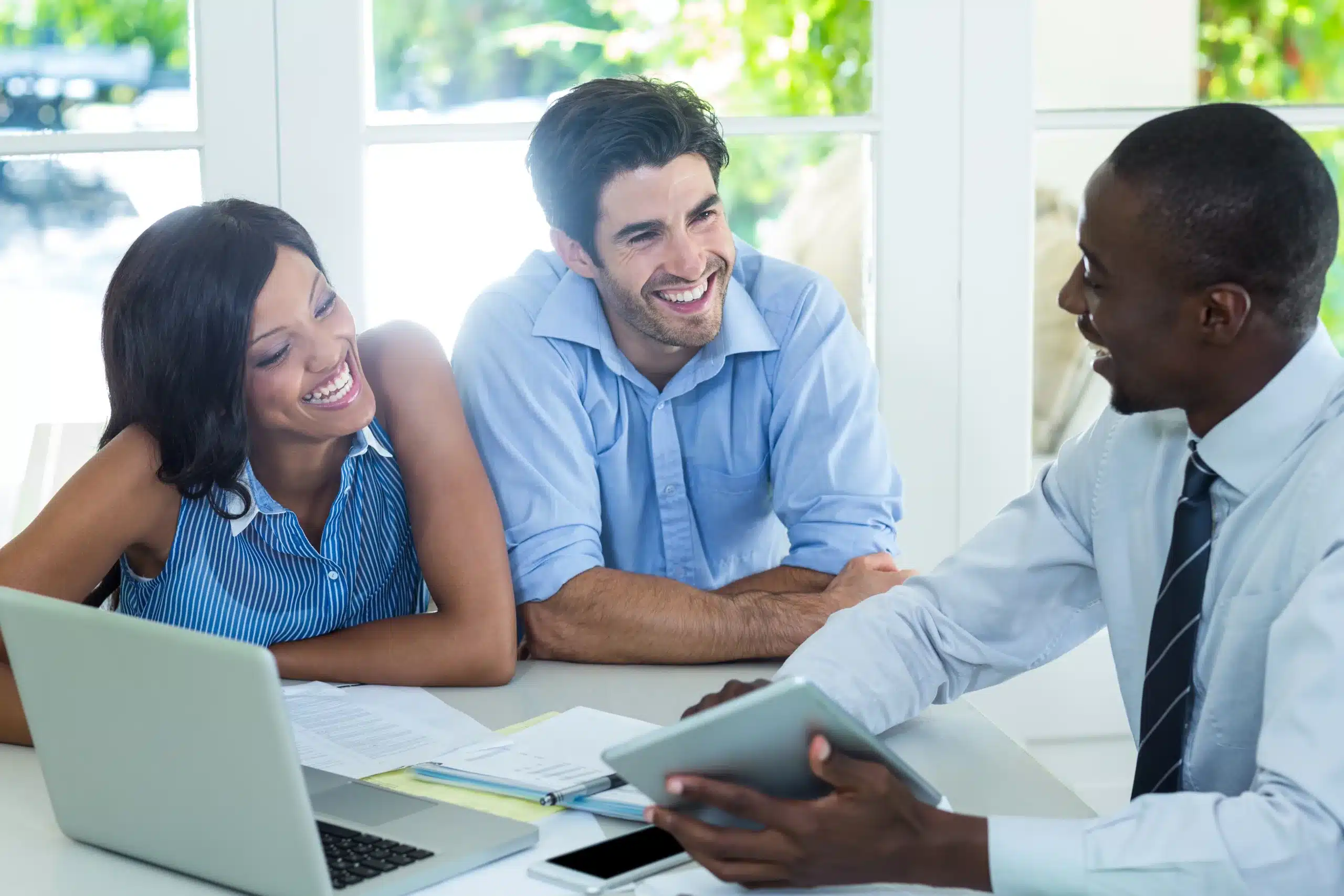 What is The Difference Between a Real Estate Broker and a Business Broker?